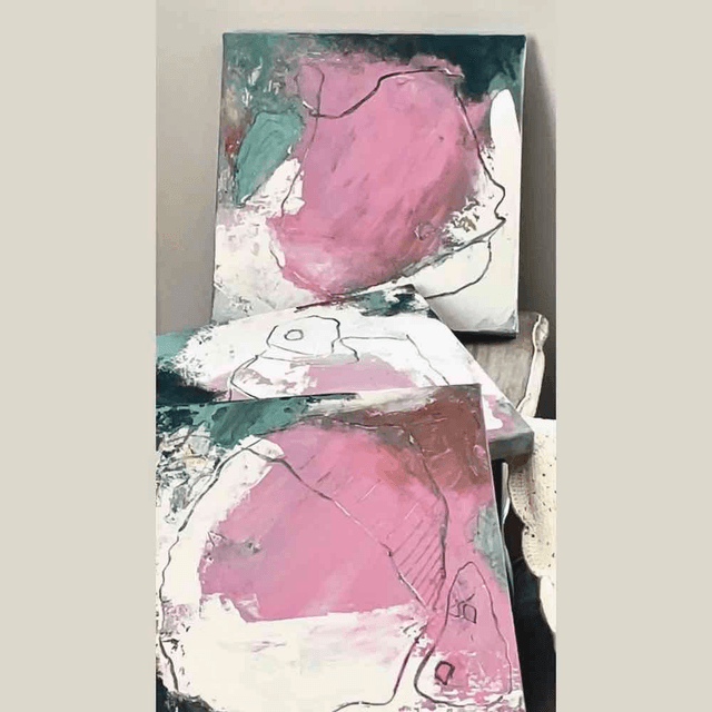 3 Créatures roses, 30x30x2,1cm, Série de 3 Œuvres de l’artiste Eva Chesneau, sur TOILE, bords peints, prêt à être accroché, sans cadre